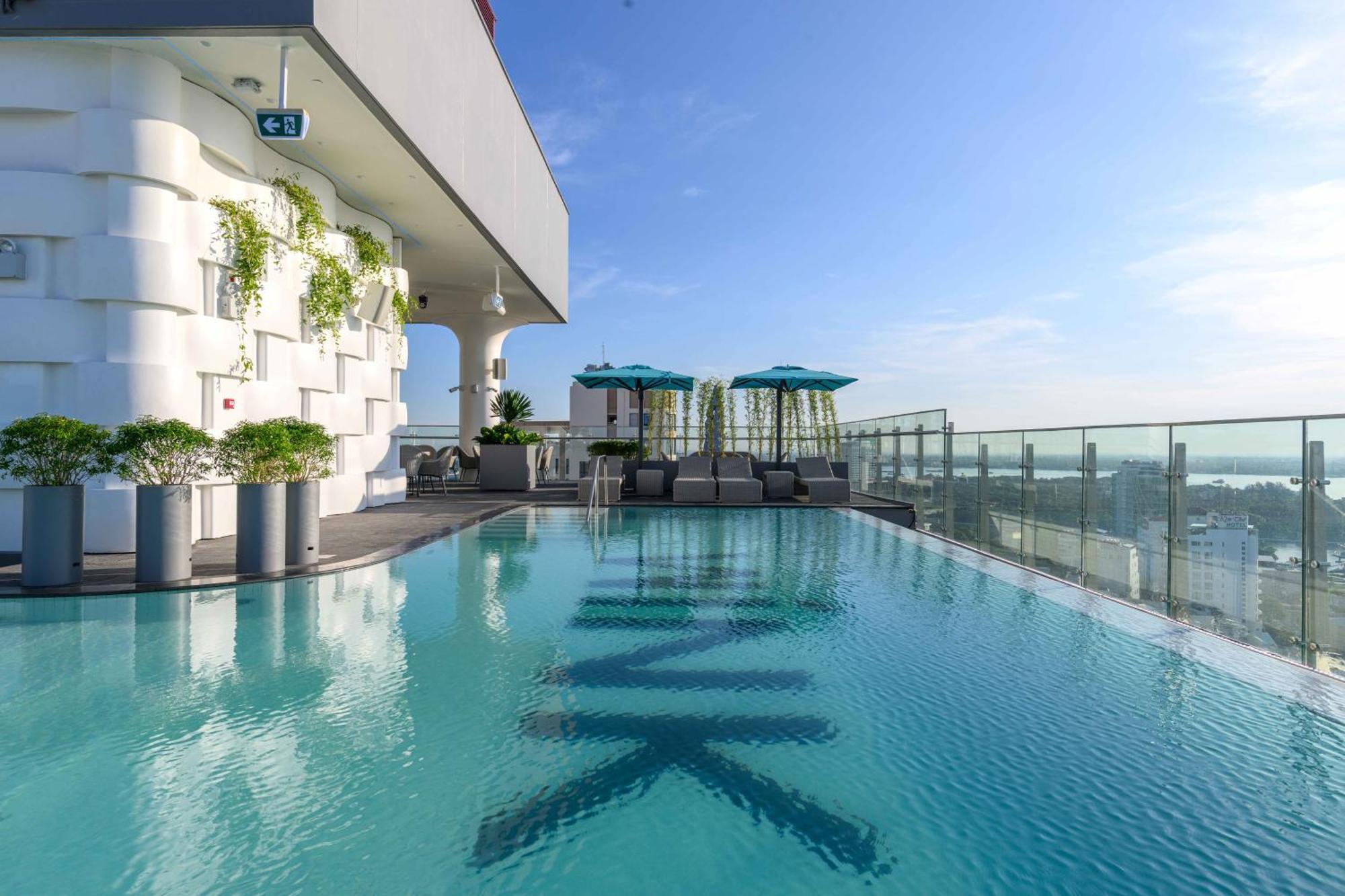 Wink Hotel Can Tho Ninh Kieu Wharf - 24Hrs Stay & Rooftop Pool Bar Exterior foto